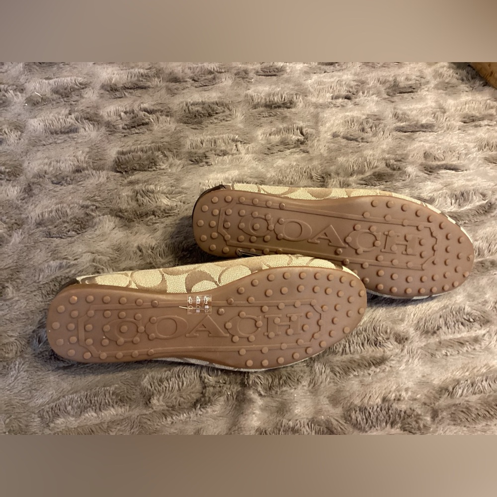 🦌 New Coach Signature Loafer Shoes with C Emblems Size 6.5 - Picture 3 of 9